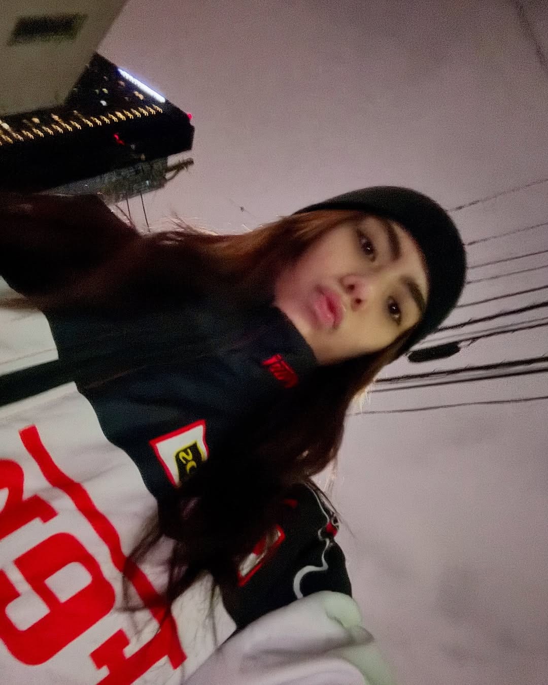 bini mikha gen z pout